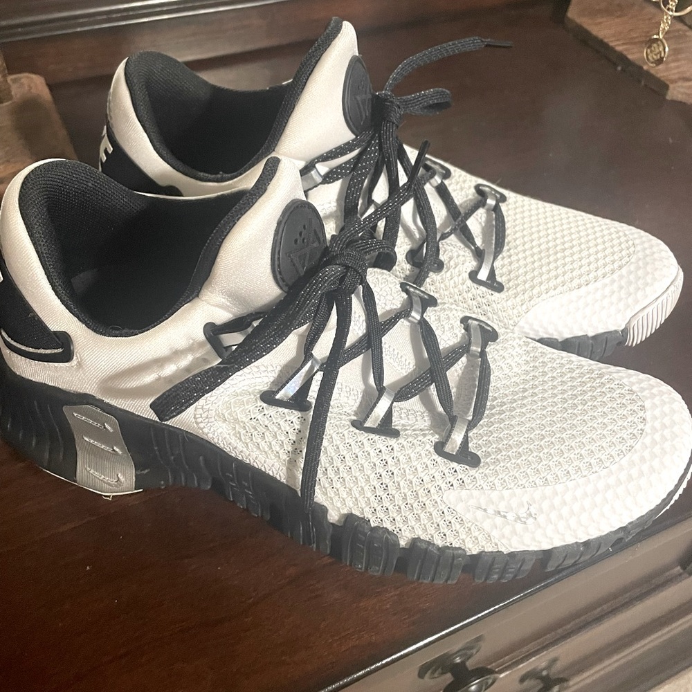 Nike Metcon 4 - Women’s 8.5